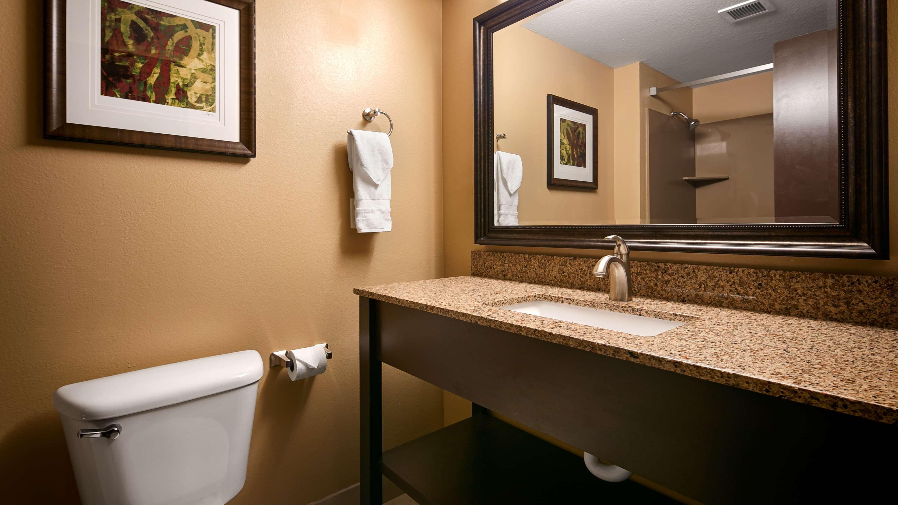 Best Western Woodland Inn מראה חיצוני תמונה