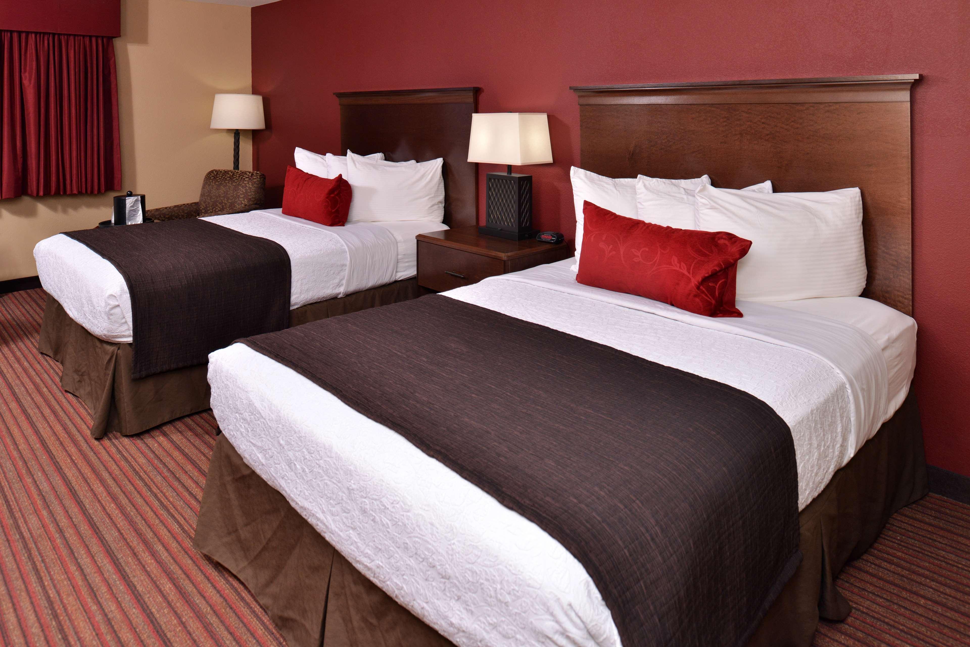 Best Western Woodland Inn מראה חיצוני תמונה