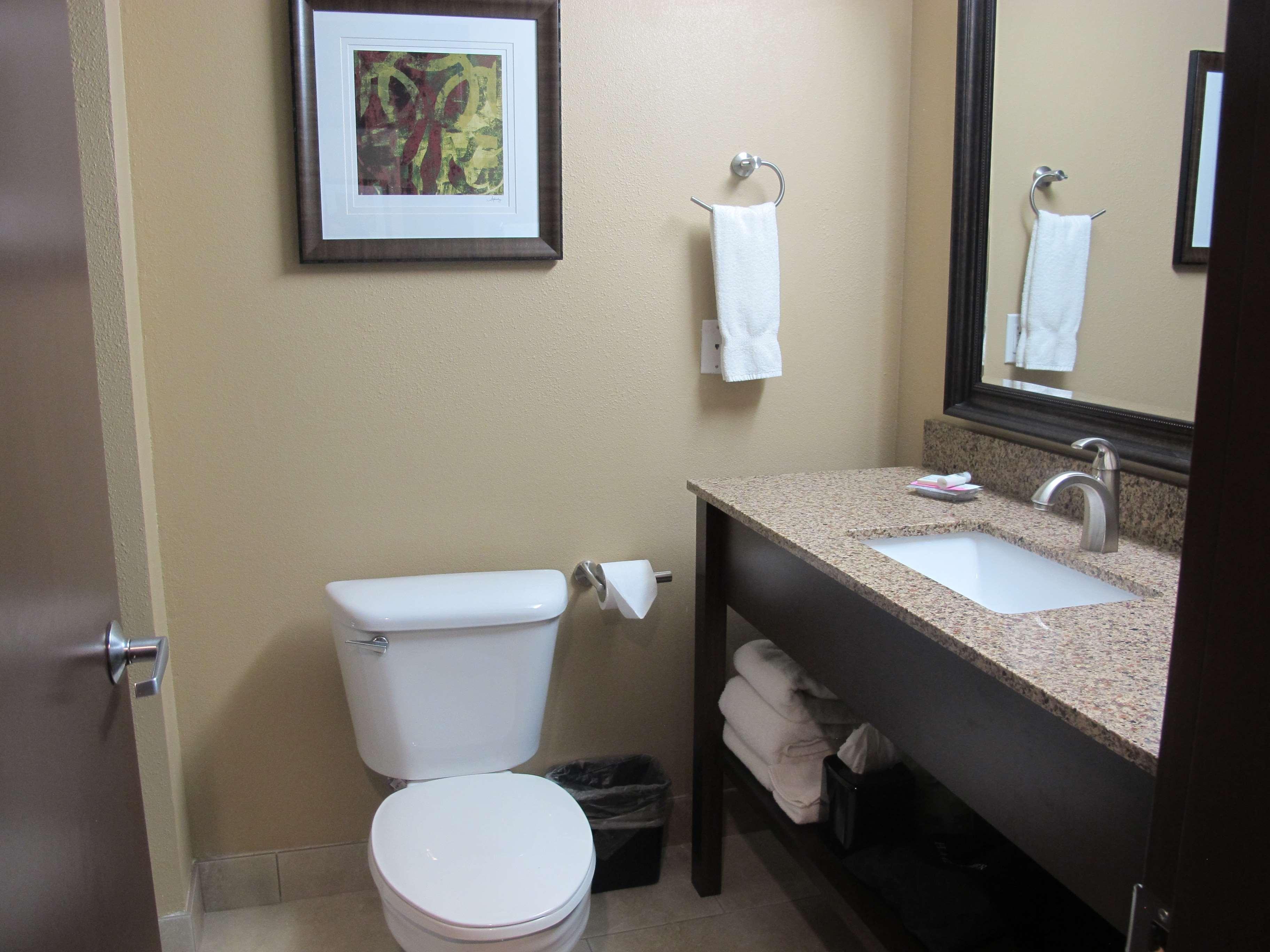 Best Western Woodland Inn מראה חיצוני תמונה