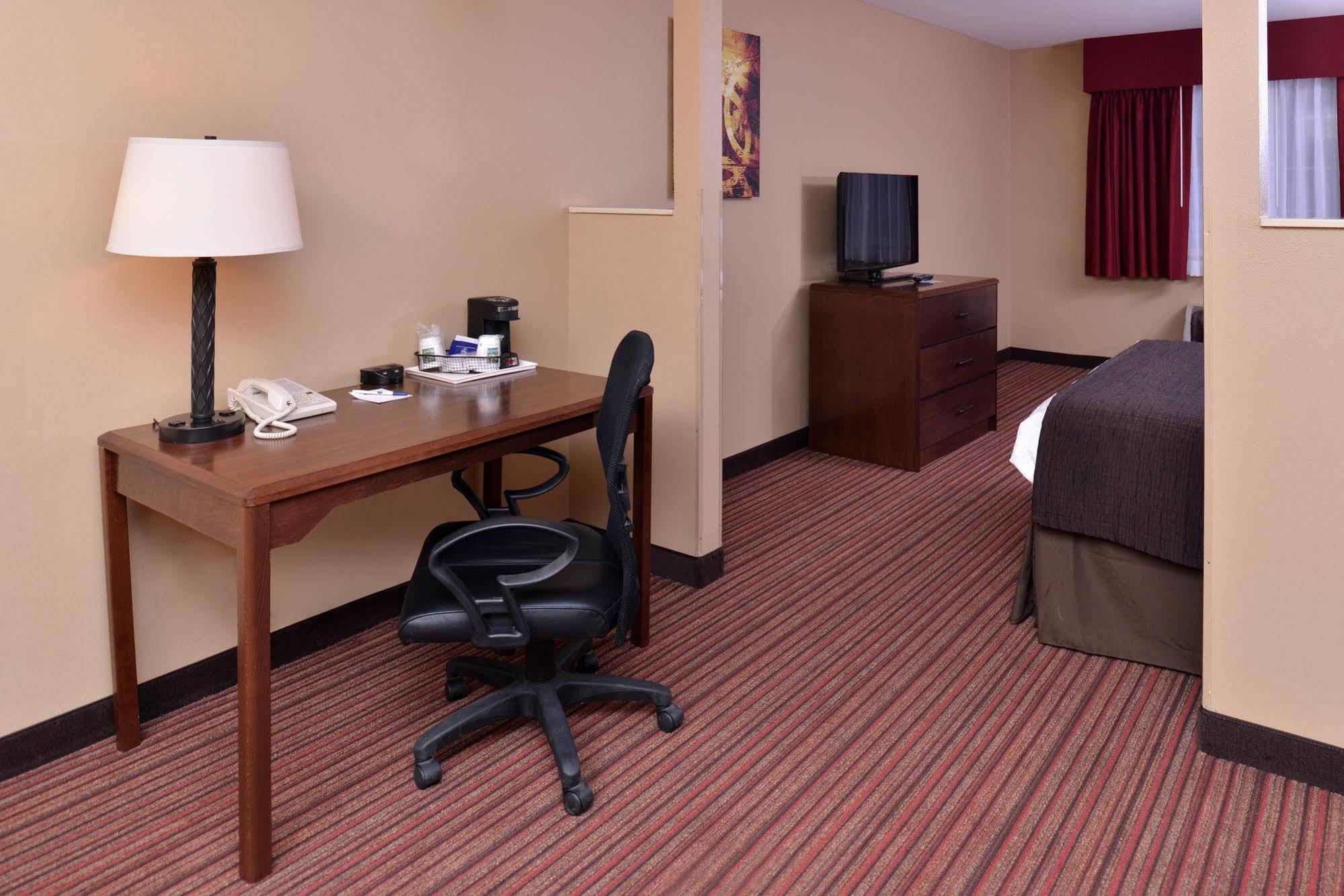 Best Western Woodland Inn מראה חיצוני תמונה