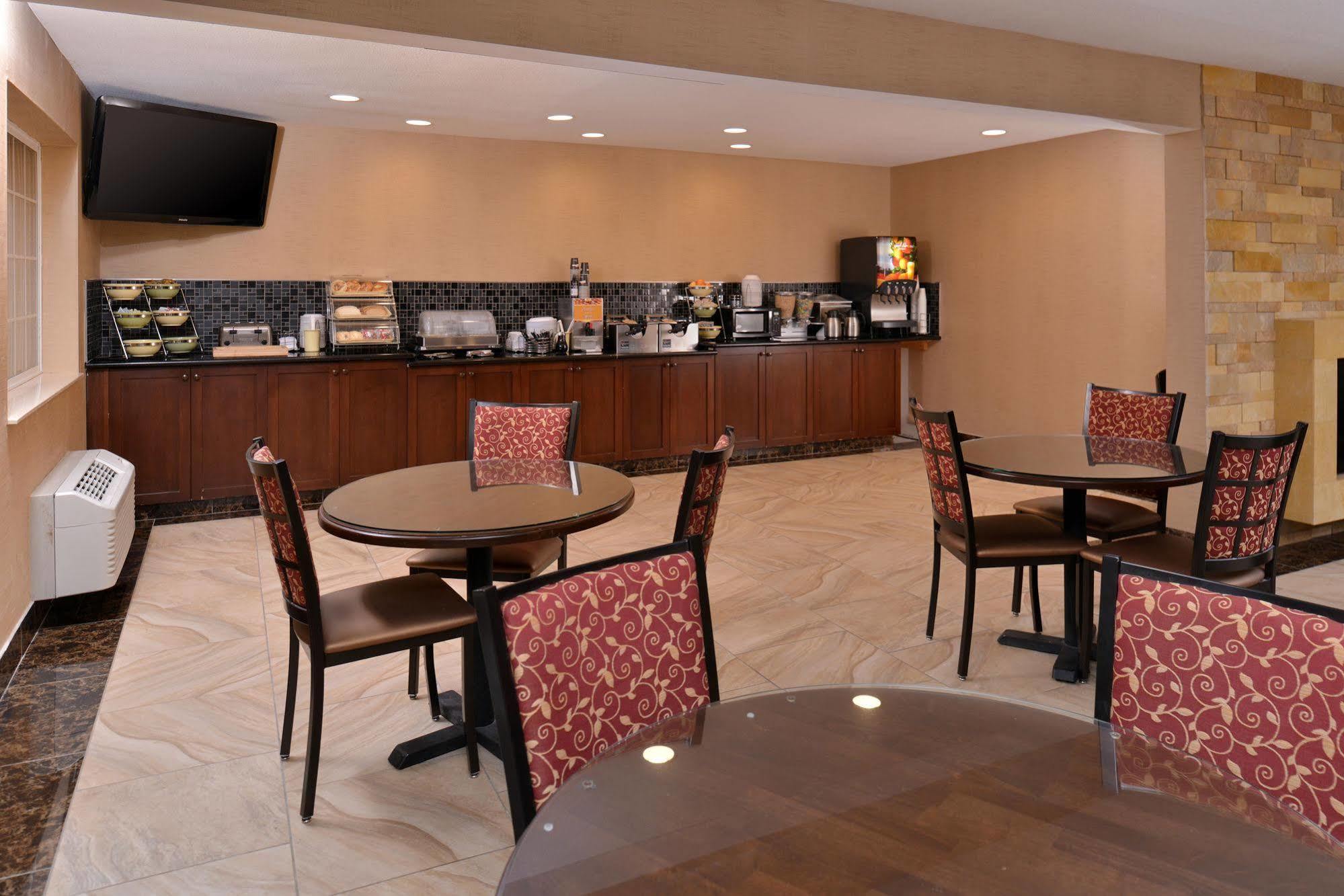 Best Western Woodland Inn מראה חיצוני תמונה