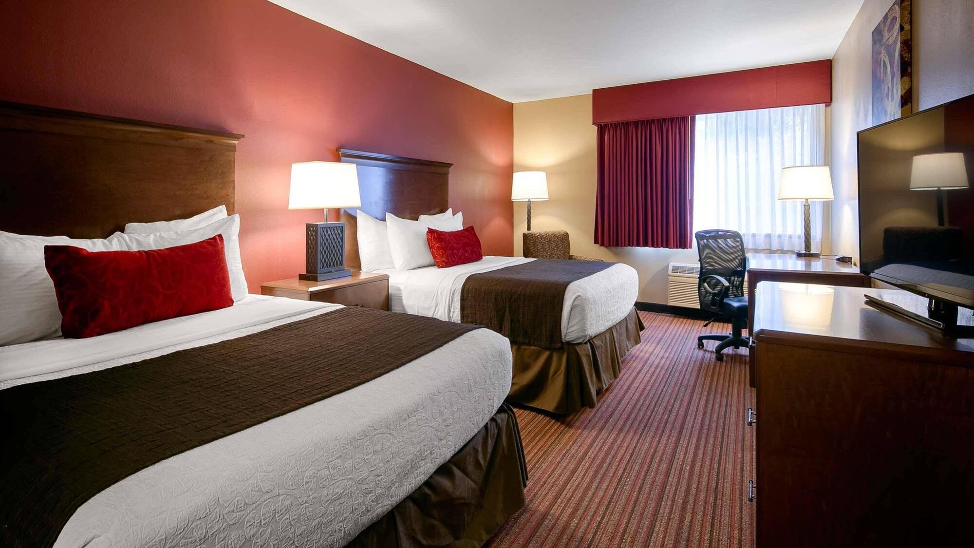 Best Western Woodland Inn מראה חיצוני תמונה